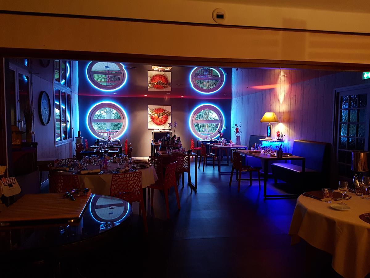 Relais Vosgien - Hotel Restaurant "La Table De Sophia" Saint-Pierremont  エクステリア 写真