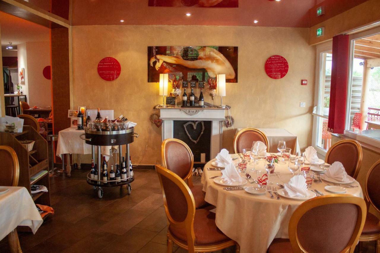 Relais Vosgien - Hotel Restaurant "La Table De Sophia" Saint-Pierremont  エクステリア 写真
